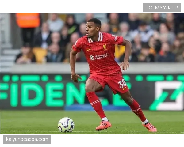 博努奇与范戴克：中卫出球重心如何从前场发起转向高位衔接